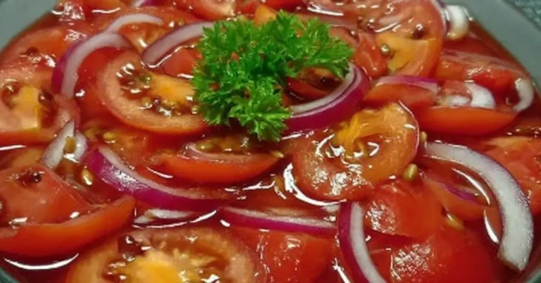 Paradicsomos hagymaszaláta: Készítsük el 10 perc alatt!