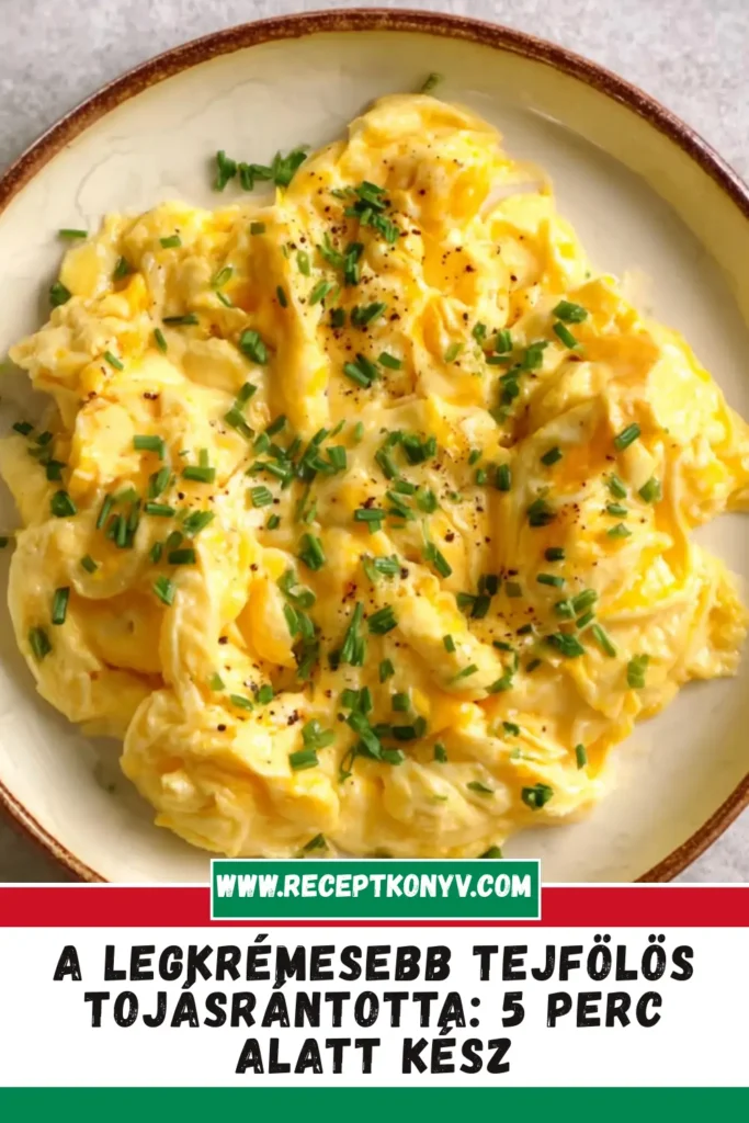 A legkrémesebb tejfölös tojásrántotta: 5 perc alatt kész