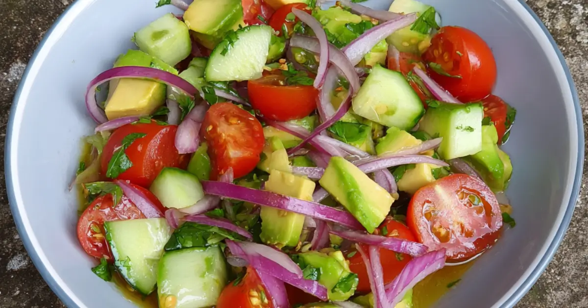 Paradicsom uborka saláta 10 perc alatt: Egyszerű és finom